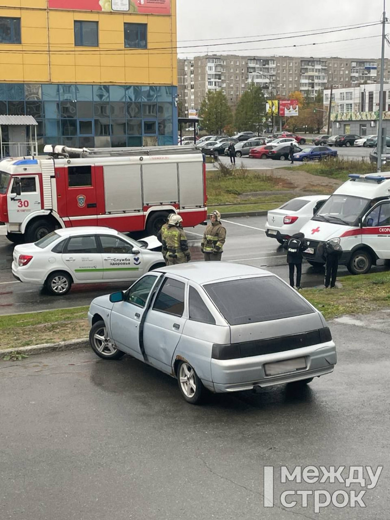 В Нижнем Тагиле на Вагонке произошло ДТП с участием автомобиля детской  городской больницы | 29.09.2023 | Нижний Тагил - БезФормата