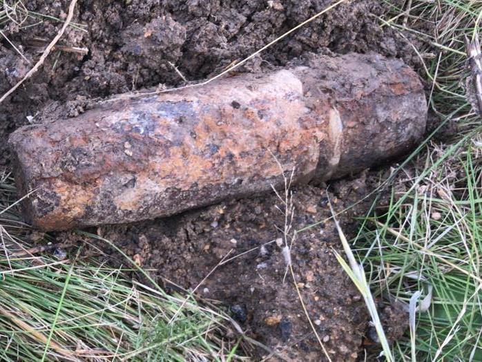 В Нижнем Тагиле на железнодорожных путях обнаружили артиллерийский снаряд