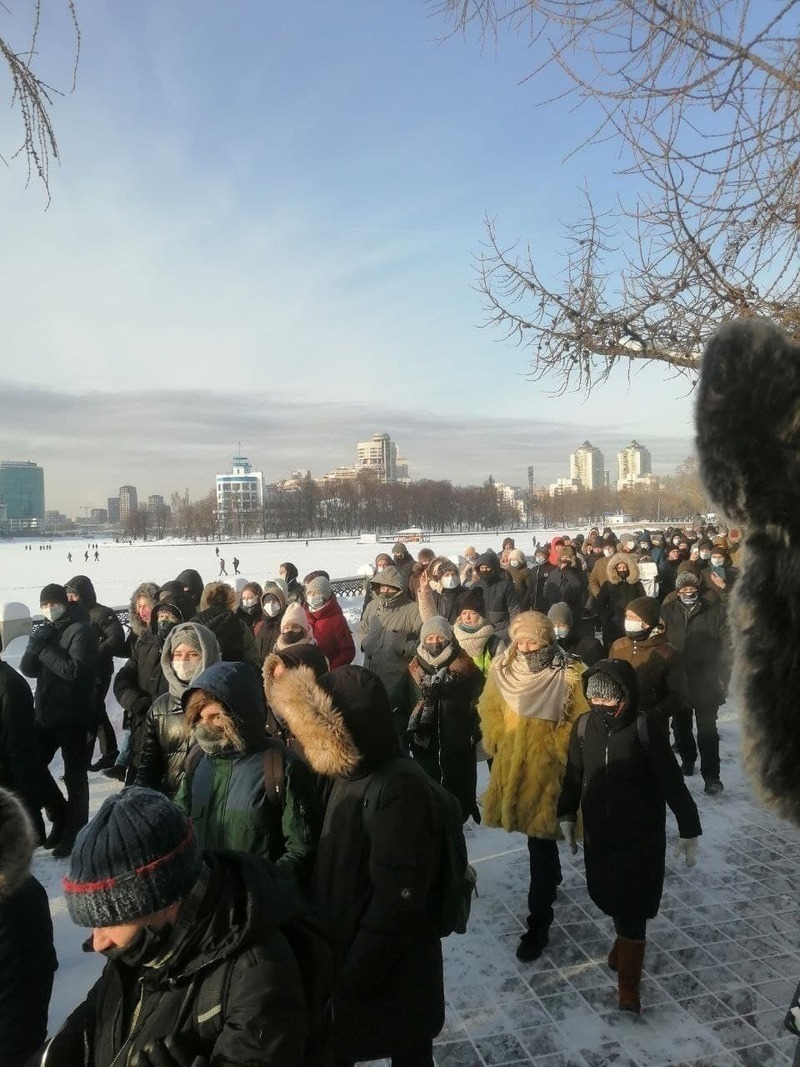 Министерство общественной безопасности сообщило о 14 задержанных на «прогулке» в Екатеринбурге