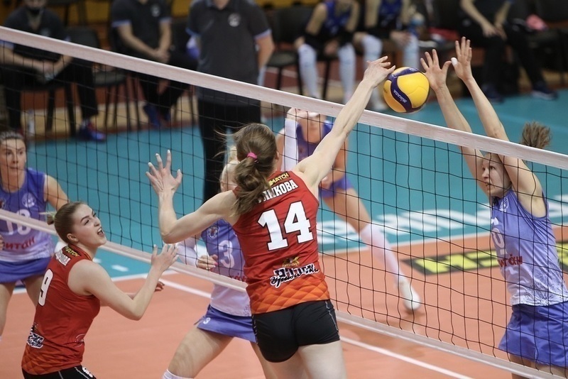 «Уралочка-НТМК» разгромила белорусскую «Минчанку» и поднялась на шестое место в турнире