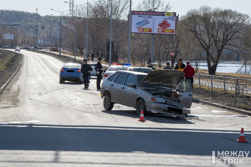 В Нижнем Тагиле произошло ДТП на перекрёстке Красноармейской и Серова