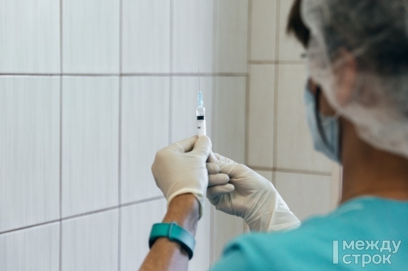 Главврачи больниц Нижнего Тагила рассказали о темпах вакцинации горожан
