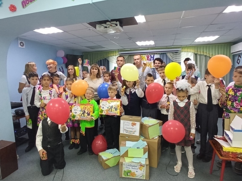 Воспитанники детского дома Нижнего Тагила получили в подарок на День знаний школьные принадлежности 