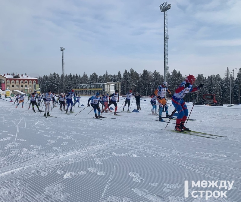 В Нижнем Тагиле на горе Долгой  Евгений Куйвашев дал старт «Лыжне России-2022» 