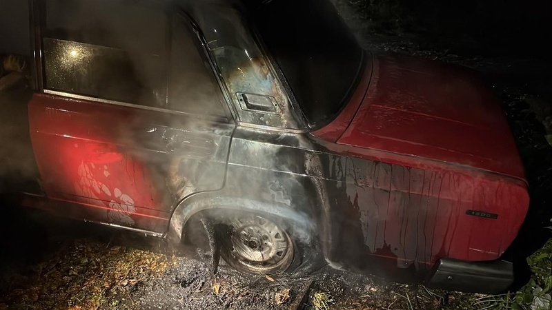 На Вагонке неизвестные сожгли вазовскую «семёрку» 