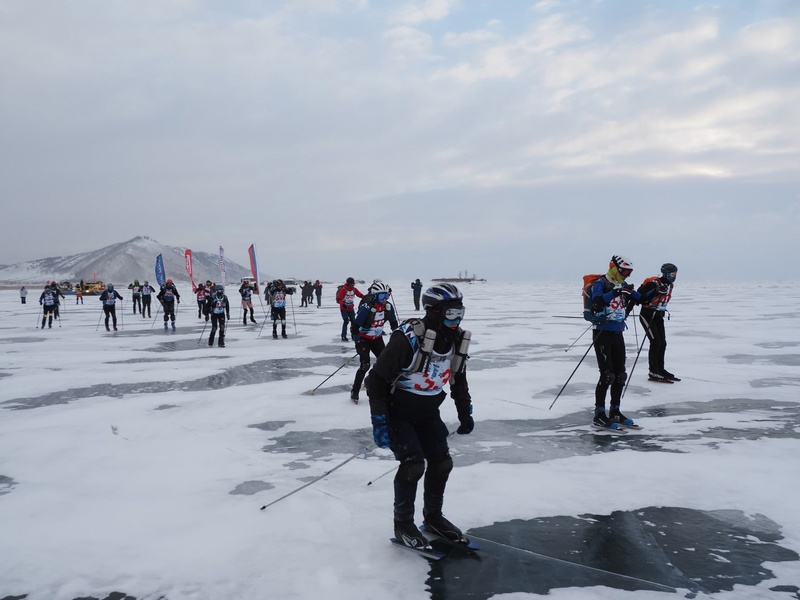 Ледяной шторм 2024. Лед Байкала. Байкал на коньках. Соревнование на Байкале по льду. Ледовая гонка Юкки.