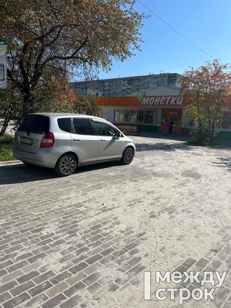 В Ташкенте водитель Spark сбил на тротуаре троих иностранных граждан — видео