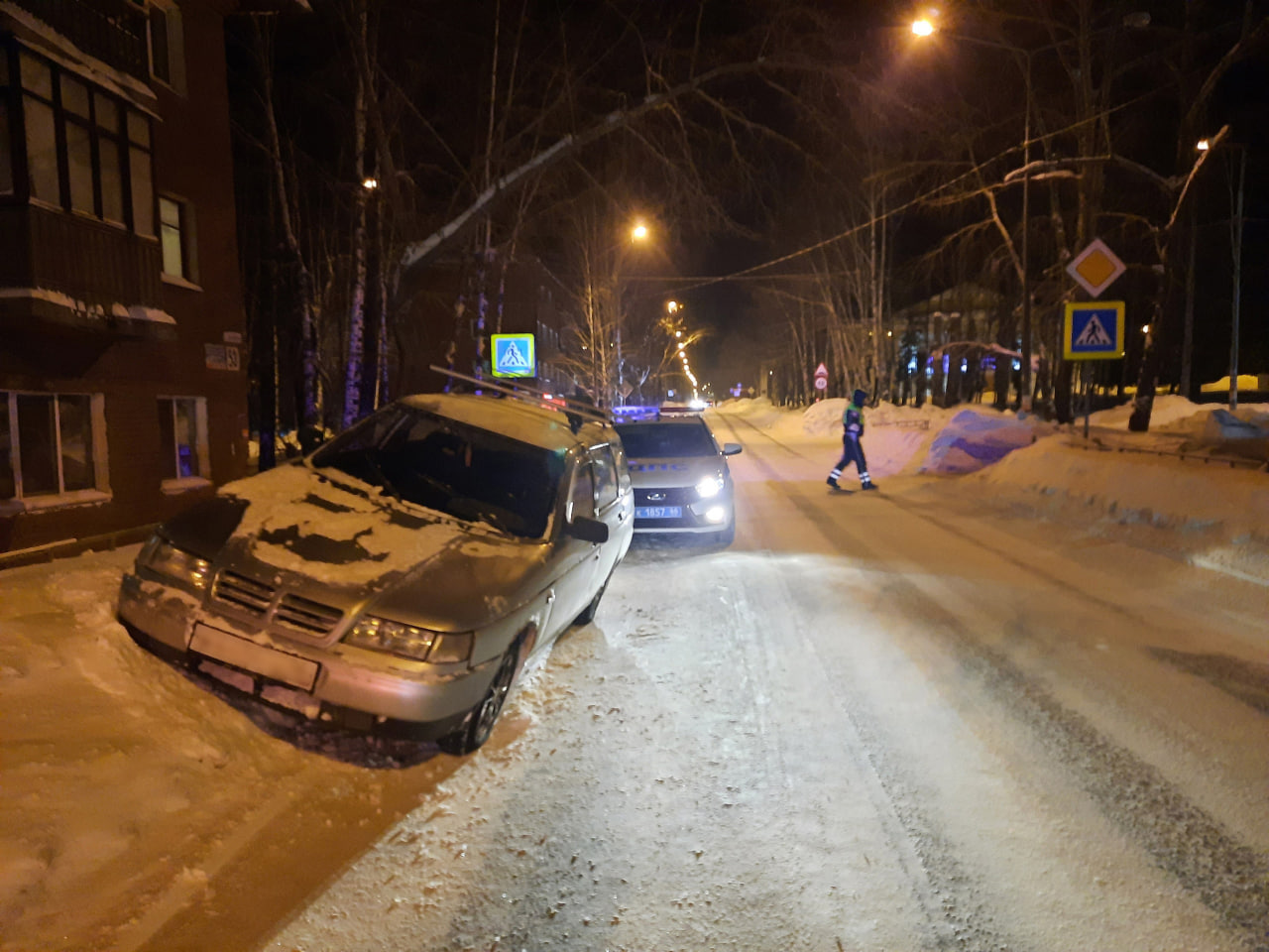 В Нижнем Тагиле на Руднике ребёнок попал под колёса автомобиля, переходя  дорогу по зебре | Новости Нижнего Тагила и Свердловской области - Агентство  новостей «Между строк»