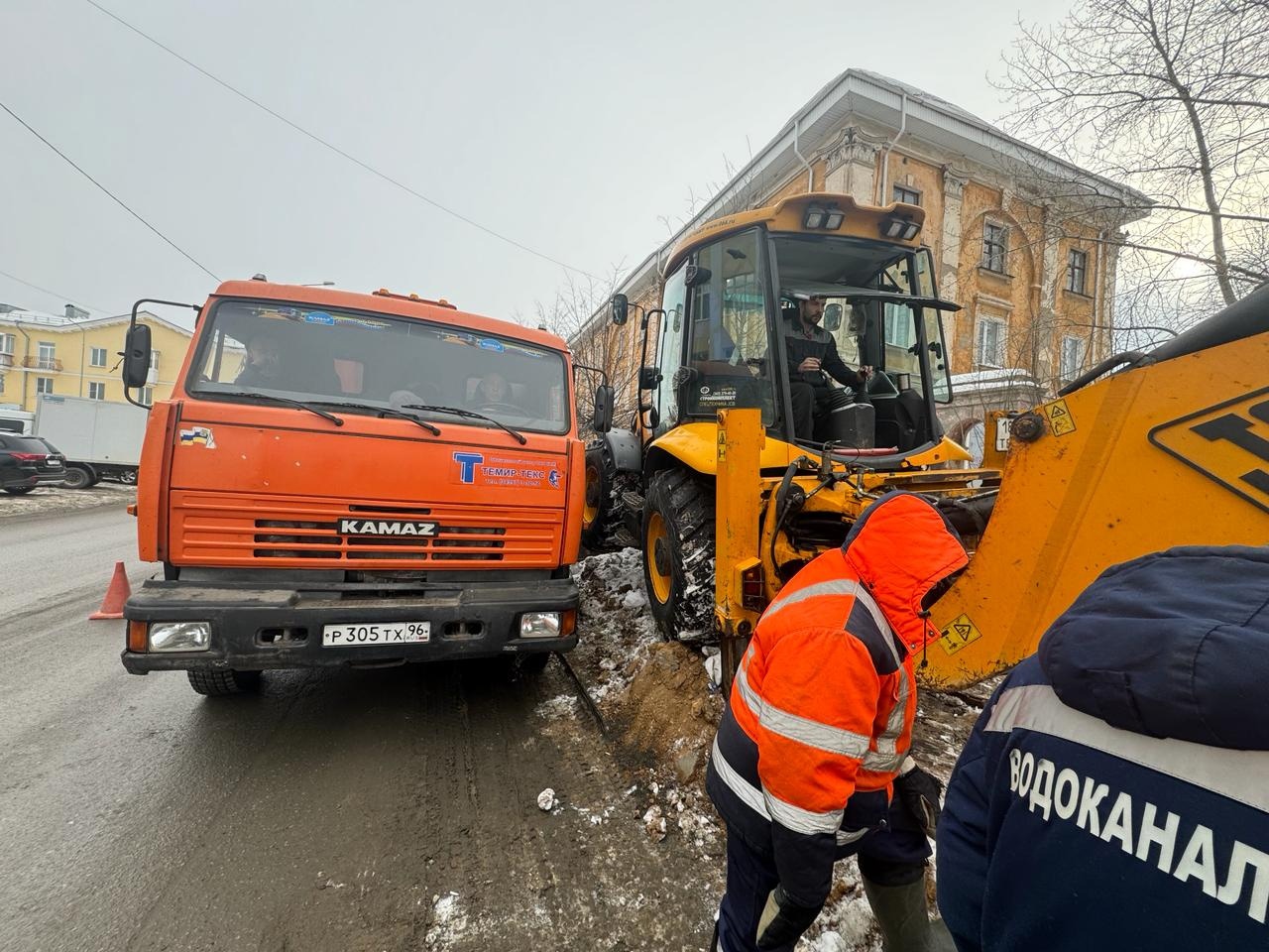 Трое подростков из Нижнего Тагила попытались угнать автомобиль в  Екатеринбурге | Новости Нижнего Тагила и Свердловской области - Агентство  новостей «Между строк»