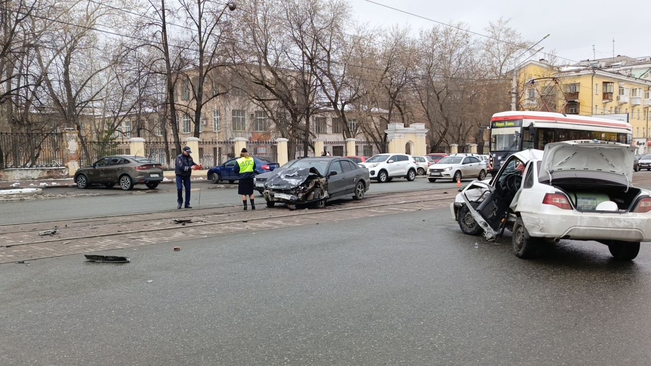 В Нижнем Тагиле скончался водитель Daewoo Nexia, попавший в ДТП на проспекте Мира