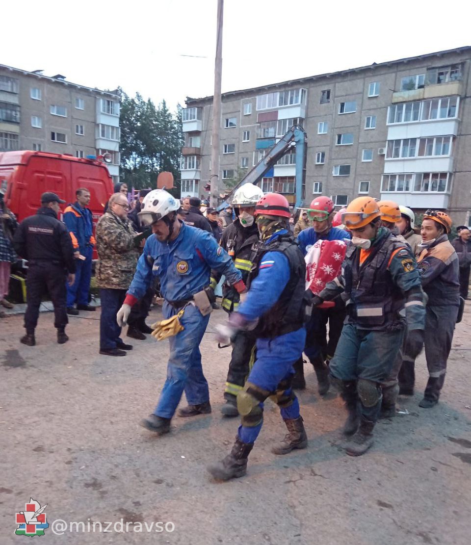 В результате обрушения дома в Нижнем Тагиле погибли пять человек. Трое из них — дети