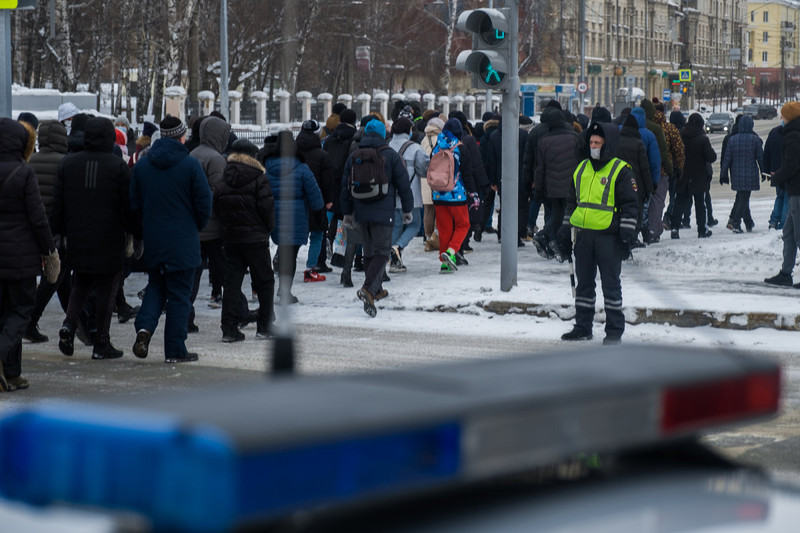 Арест маленького. Прогулка в Нижнем Тагиле. Нижний Тагил за Навального. Тагил гуляет. В Нижнем Тагиле прокатиться.