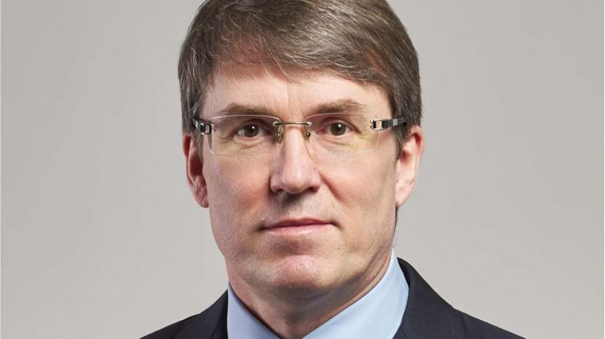 Из-за конфликта с братьями Федореевыми депутату от Нижнего Тагила Вячеславу Малых мандатная комиссия ЗакСО рекомендовала «воздержаться от действий, компрометирующих его, свердловский парламент и избирателей»