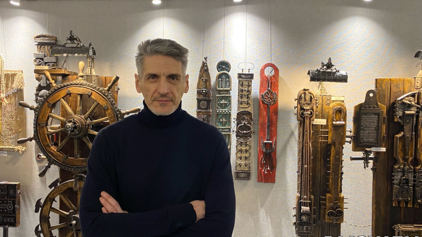  «Театрал», «Бабай» и «Диджей». В Нижнем Тагиле открылась выставка арт-объектов из дерева и металла в стиле лофт и индастриал художника Андрея Бортникова (ВИДЕО)