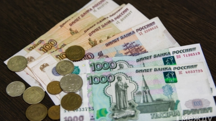 Хотел быть в плюсе. В Нижнем Тагиле 21-летний отец четверых детей украл 15 тысяч рублей у пенсионерки, затем вернул всё похищенное и ещё заплатит штраф в размере 15 тысяч рублей