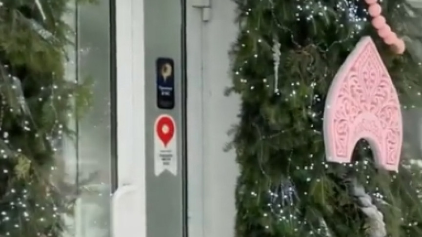 Ограбление по-древнерусски. В Нижнем Тагиле мужчина украл у салона красоты полдюжины кокошников