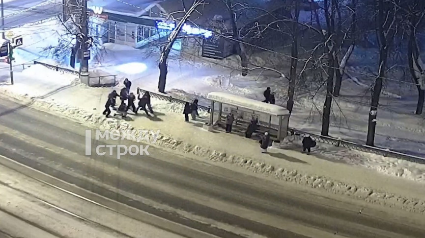 Родители подростка, избитого толпой на трамвайной остановке в Нижнем Тагиле, отказались подавать заявление в полицию