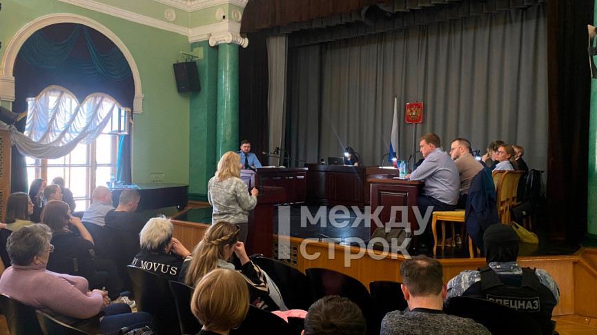 В Нижнем Тагиле прошло первое судебное заседание по взрыву газа в жилом доме на Вагонке. Рассказываем подробности