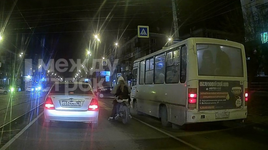Тагильские водители жалуются на малолетних питбайкеров, игнорирующих ПДД (ВИДЕО)