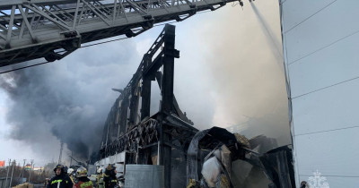 В Арамиле горит здание научно-производственного комплекса (ВИДЕО)