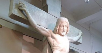 А вы знали? В Нижнем Тагиле находится единственная в России скульптура работы знаменитого автора Триумфальной арки в Париже Джеймса Прадье «Распятие Иисуса Христа» 