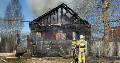 В СК возбудили уголовное дело после гибели людей при пожаре в селе под Нижним Тагилом