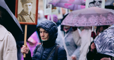 Радость праздника и грусть воспоминаний. Фоторепортаж с парада 9 Мая в Нижнем Тагиле