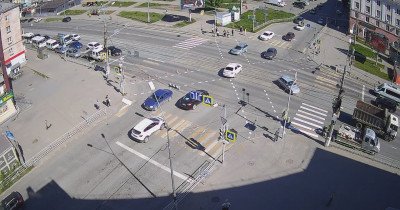 Тагильские автолюбители пожаловались на неудобства из-за нанесения дорожной разметки в час пик