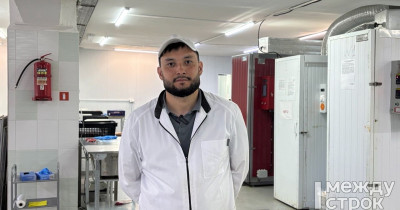 «Мы используем только натуральное мясо и специи». Простой секрет предпринимателя из Екатеринбурга Константина Беляева, который начал с производства у себя на кухне и создал известный бренд деликатесов (ВИДЕО)