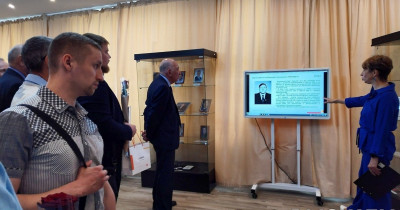 В честь 85-летнего юбилея ЕВРАЗ НТМК открылась выставка «С чего начался комбинат»