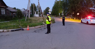 В селе под Нижним Тагилом пьяный подросток на мотоцикле сбил ребёнка на электросамокате и скрылся с места ДТП