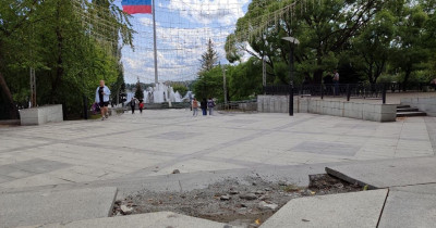 Разруха в центре города. Жители Нижнего Тагила пожаловались на удручающее состояние Театрального сквера (ВИДЕО)