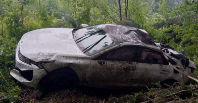 Житель пригорода Нижнего Тагила, 276 раз привлекавшийся за нарушения ПДД, погиб в аварии вблизи Невьянска, врезавшись в дерево