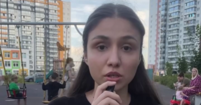 Блогерша из Санкт-Петербурга, которую оскорбили два тагильчанина на Дворцовой площади, рассказала, что полиция «волокитит» дело (ВИДЕО)