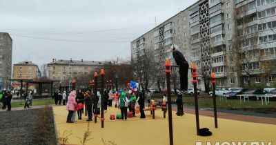 В Нижнем Тагиле на Ленинградском проспекте открыли новый сквер после благоустройства