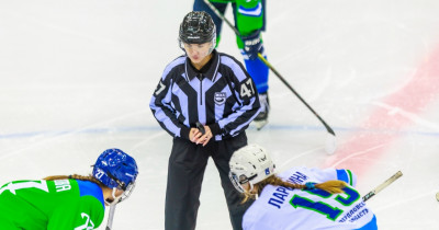 «Там есть тот самый азарт, командный дух, скорость». Тагильская спортсменка стала рефери профессиональной Женской хоккейной лиги