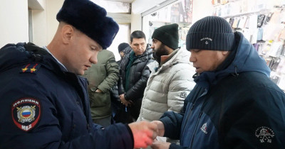 В Екатеринбурге прошёл очередной рейд по поиску нелегалов на рынке «Таганский ряд»