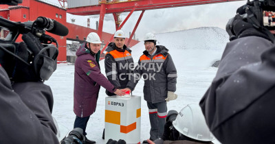 На ЕВРАЗ НТМК запустили огромный кран для перегрузки угля стоимостью 635 млн рублей