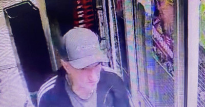 Полиция Нижнего Тагила разыскивает мужчину, похитившего деньги с чужой банковской карты