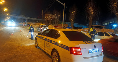 В Нижнем Тагиле в результате столкновения двух автомобилей полуторагодовалый ребёнок вылетел из окна машины на проезжую часть