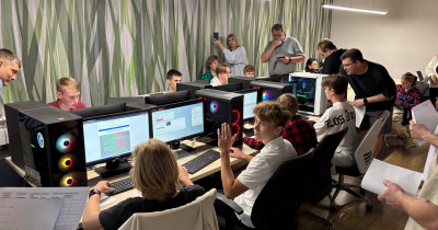 «Мы даём ребятам конкретные знания и навыки, которые они могут применить на практике». IT-академия тагильской fin-tech компании «ВДело.Дев» и ЕВРАЗа обучает профессии со школьной скамьи