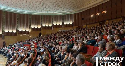 Из-за нехватки средств в бюджете Владислав Пинаев забрал у городской думы Нижнего Тагила 10 млн рублей на кресла для филармонии