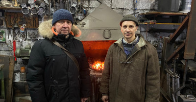 Молот «Дуся» или Как работу тагильских кузнецов поставили перед замком Пьера Кардена и причём здесь маркиз де Сад (ВИДЕО)