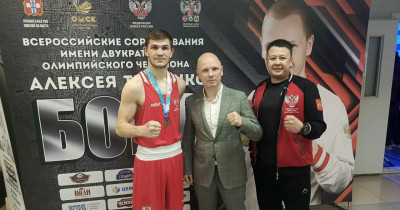 «Не только сила удара, но и умение читать соперника». Тагильский боксёр Алексей Кузин завоевал золото на всероссийском турнире