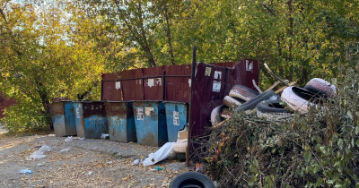 «Чтобы с дублёра Черноисточинского шоссе подъезжала спецтехника, спокойно загружала мусор и уезжала, и по дворам не ездила». В гордуме Нижнего Тагила предложили отказаться от мусоропроводов в домах на Гальянке