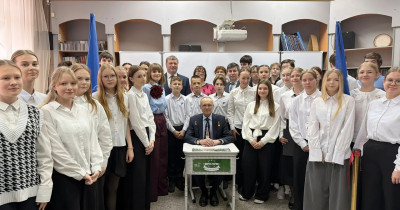 В гимназии № 86 Нижнего Тагила открыли «Парту Героя» в честь лётчика-космонавта Сергея Авдеева