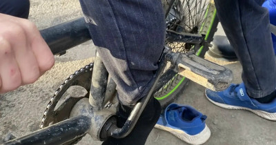 В Нижнем Тагиле велосипед «зажевал» ногу подростка, но на помощь пришли спасатели