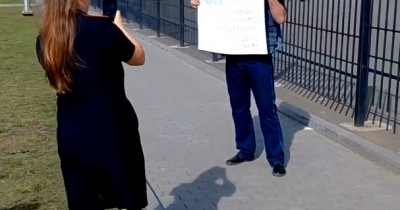 В Нижнем Тагиле во время форума «Единой России» задержали экс-депутата НТГД от КПРФ, проводившего одиночный пикет