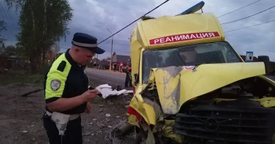 На Серовском тракте после ДТП с автомобилем скорой помощи погибла пациентка