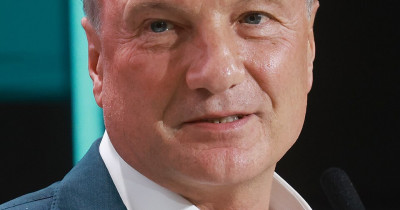 Греф и депутат Макаров на ПМЭФе «зарубились за живопырок»